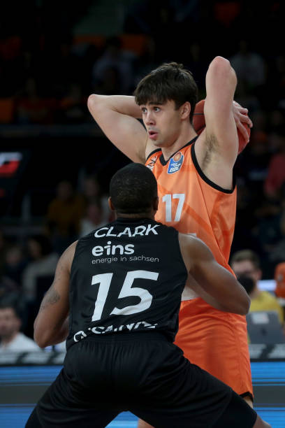 再这么踢下 再这么踢下